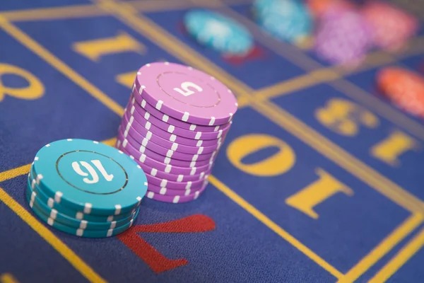Mobile interface showing tournament entry screen and prize breakdown on livechat skor88